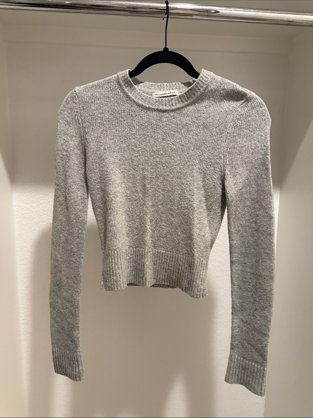 Abercrombie & Fitch Light Gray Crewneck Sweater